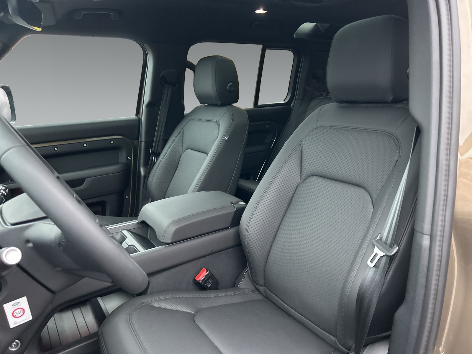 Land Rover Defender 110 D250 X-Dynamic SE+AHK+Winter-Paket