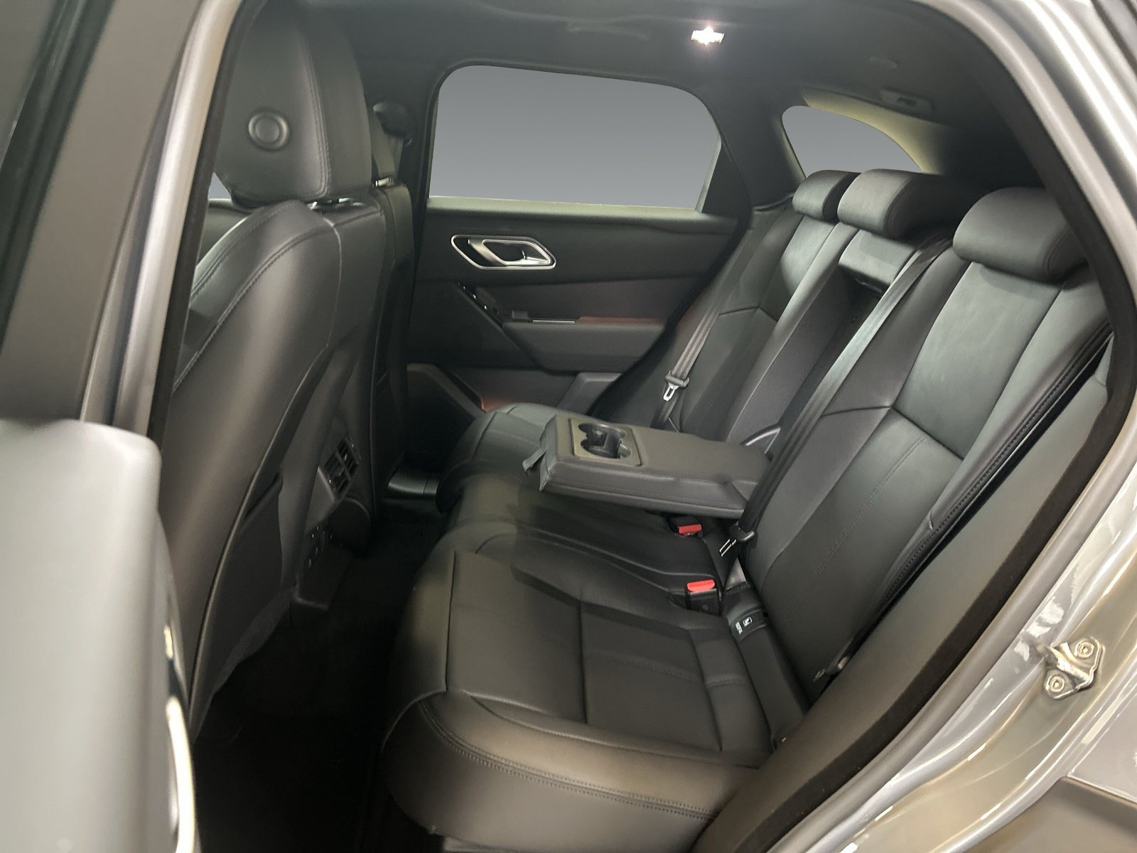 Land Rover Range Rover Velar 3.0 D300 Dynamic SE +ACC+Panoramaschiebedach