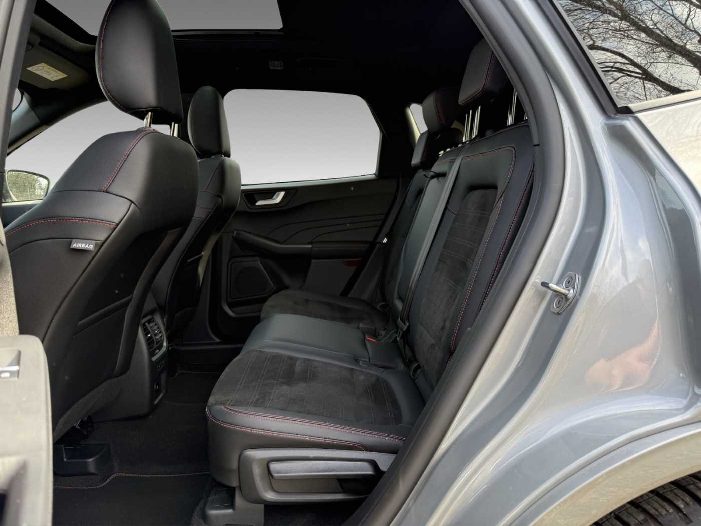 Ford Kuga 1,5 ST-Line X +ParkAssist+HeadUp+Navi+B&O