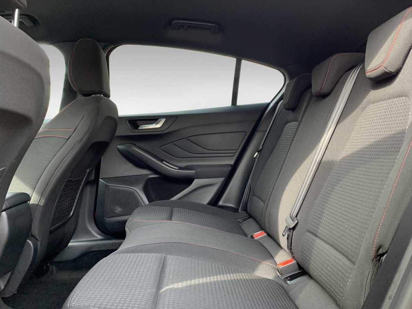 Ford Focus 1,0 ST-Line *Navi+Klima+LED+DAB