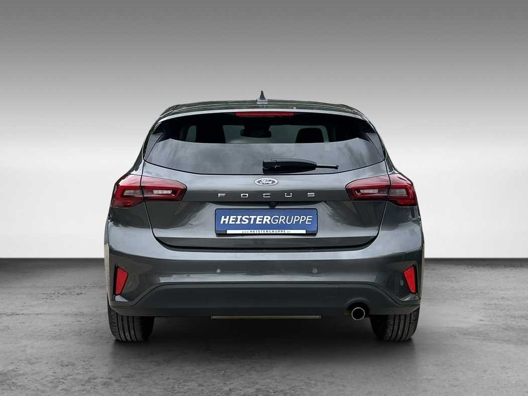 Ford Focus Titanium +Navi+Rückfahrkam.+LED