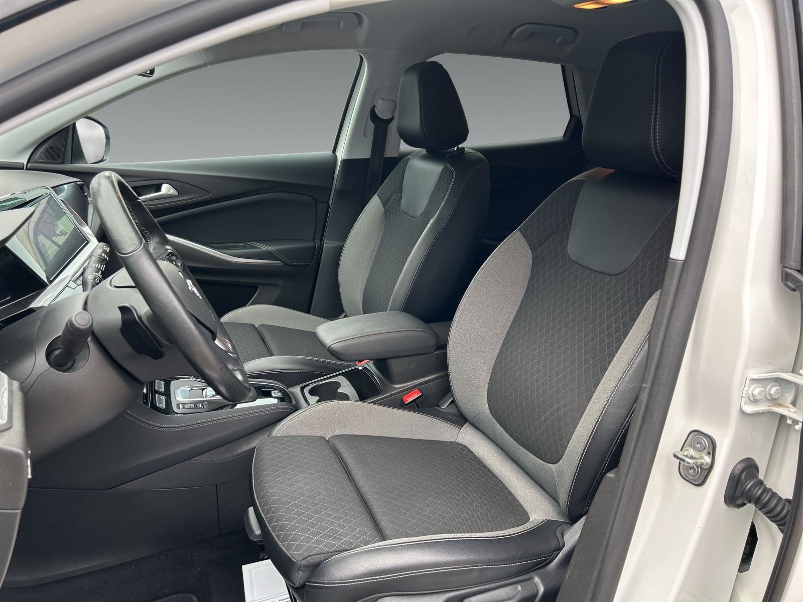 Opel Grandland X 1.2 Turbo GS Line +Navi+Sitzhzg.