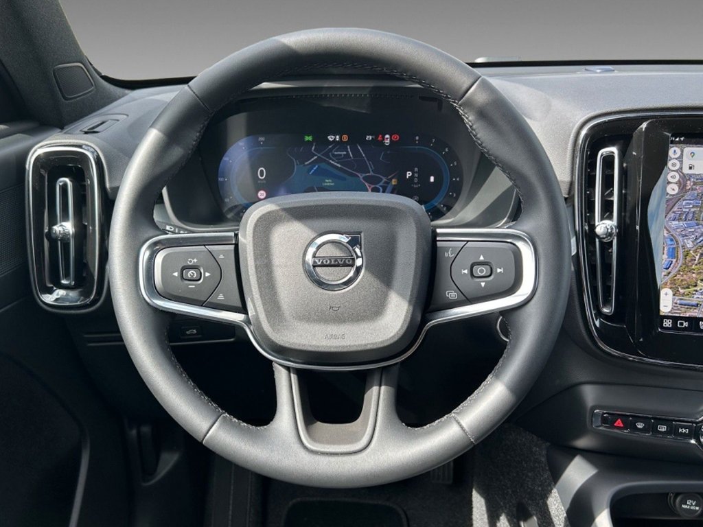 Volvo XC40 B3 Plus Black Edition+Pilot+7.500?-Vorteil