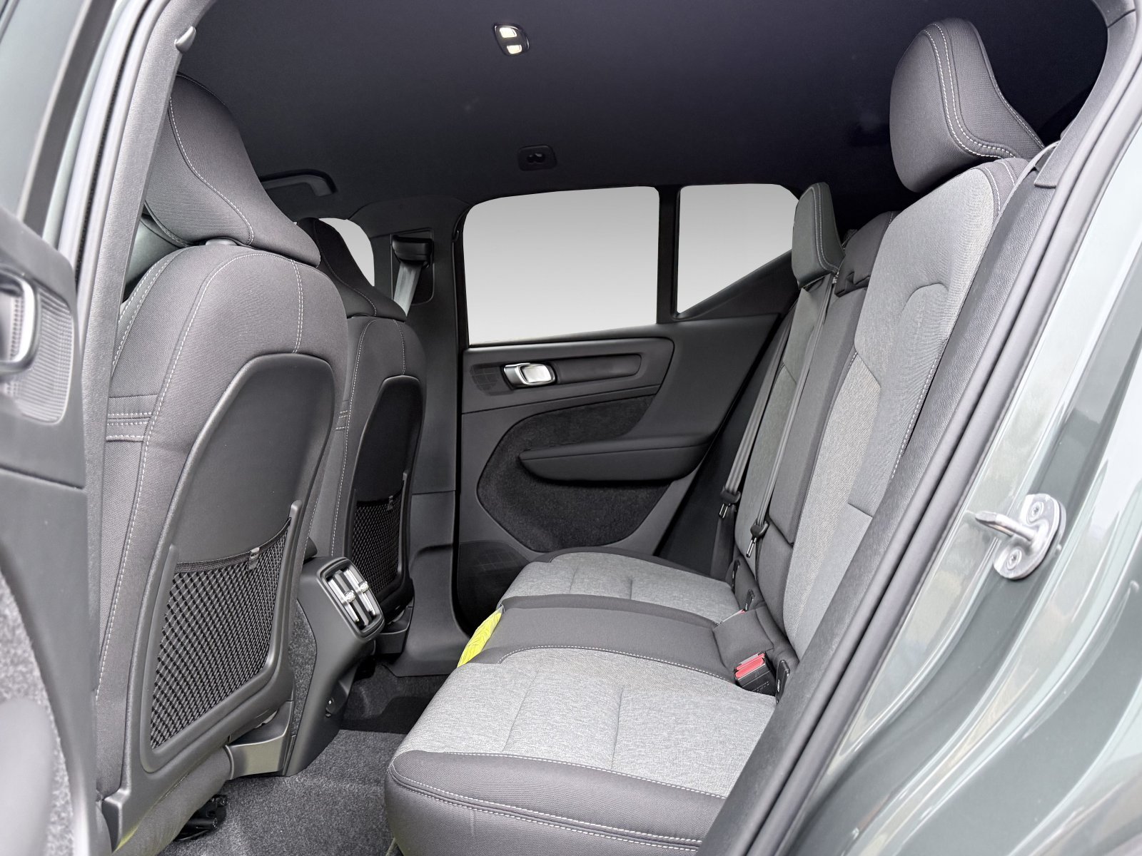 Volvo XC40 B3 Plus Dark+Pixel-LED+abged. Seitenscheiben+