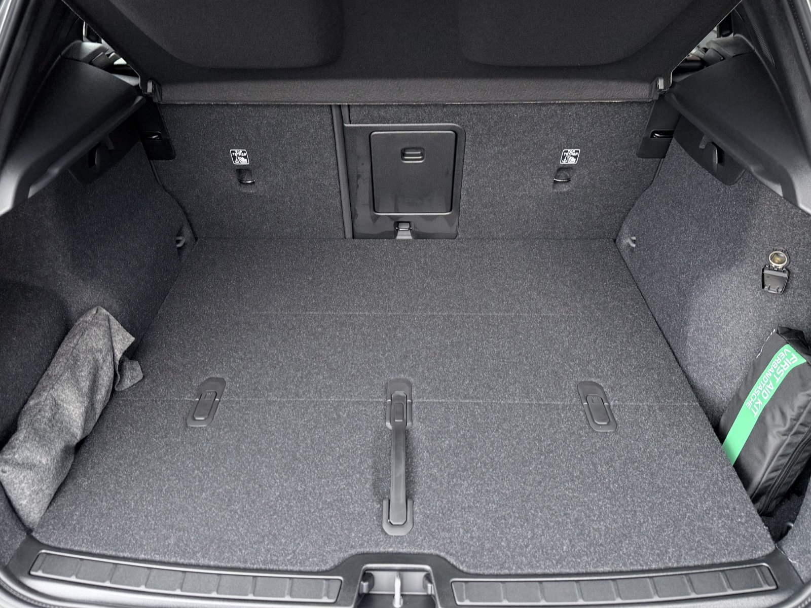 Volvo XC40 B3 Plus Dark+Pixel-LED+abged. Seitenscheiben+