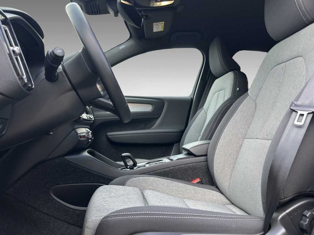Volvo XC40 B3 Plus Black Edition+10.500€ Preisvorteil+FS-Heizung+ACC+HK+BLIS