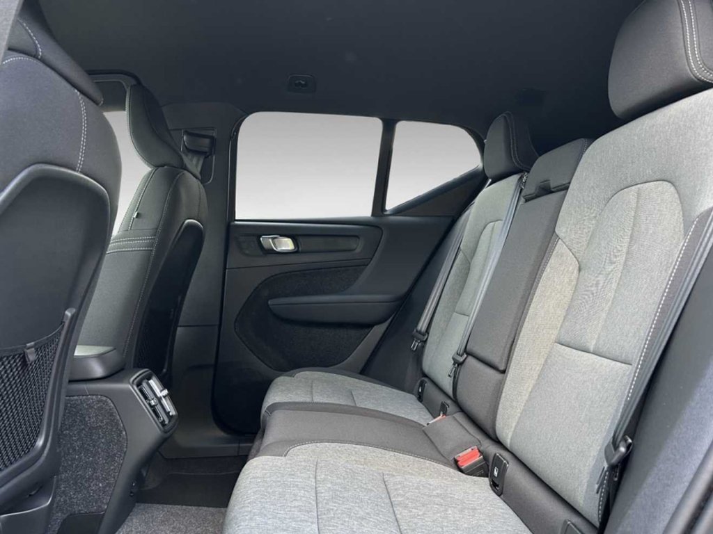 Volvo XC40 B3 Plus Black Edition+10.500€ Preisvorteil+FS-Heizung+ACC+HK+BLIS