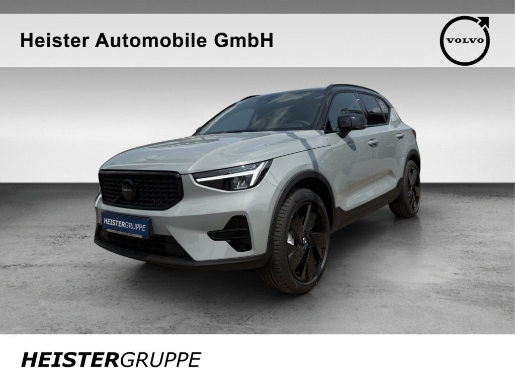 Volvo XC40 B4 Plus Black