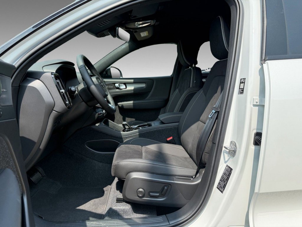 Volvo XC40 B3 Plus Black Edition+7.500€ Preisvorteil+FS-Heizung+ACC+HK+BLIS