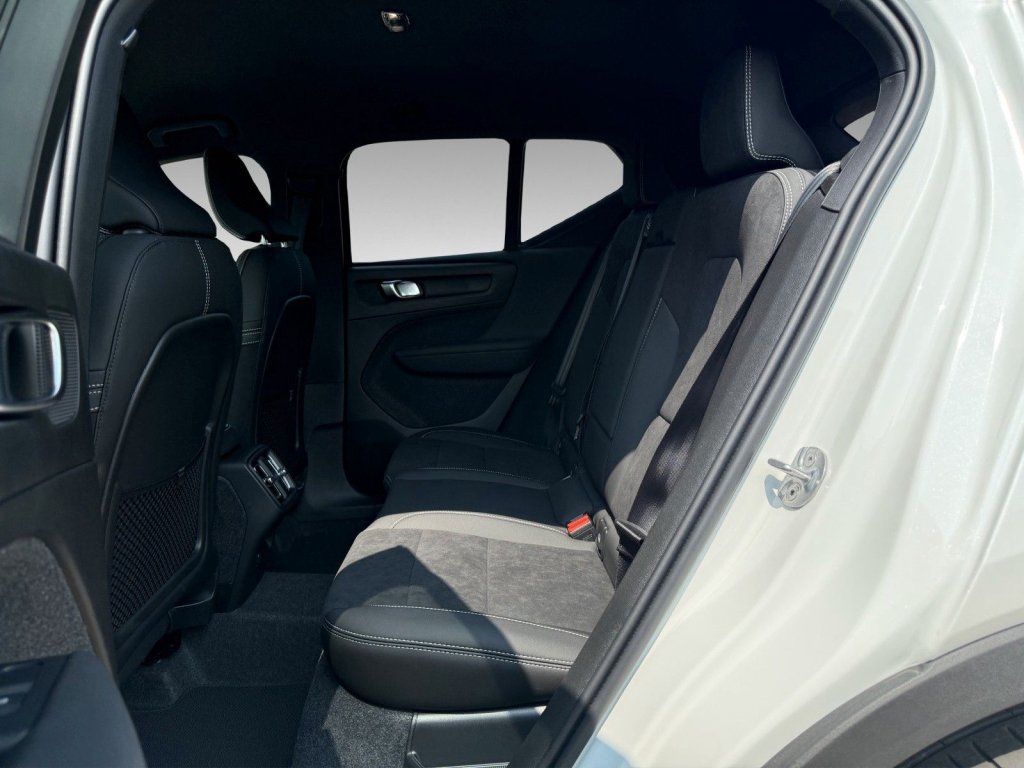 Volvo XC40 B3 Plus Black Edition+7.500€ Preisvorteil+FS-Heizung+ACC+HK+BLIS