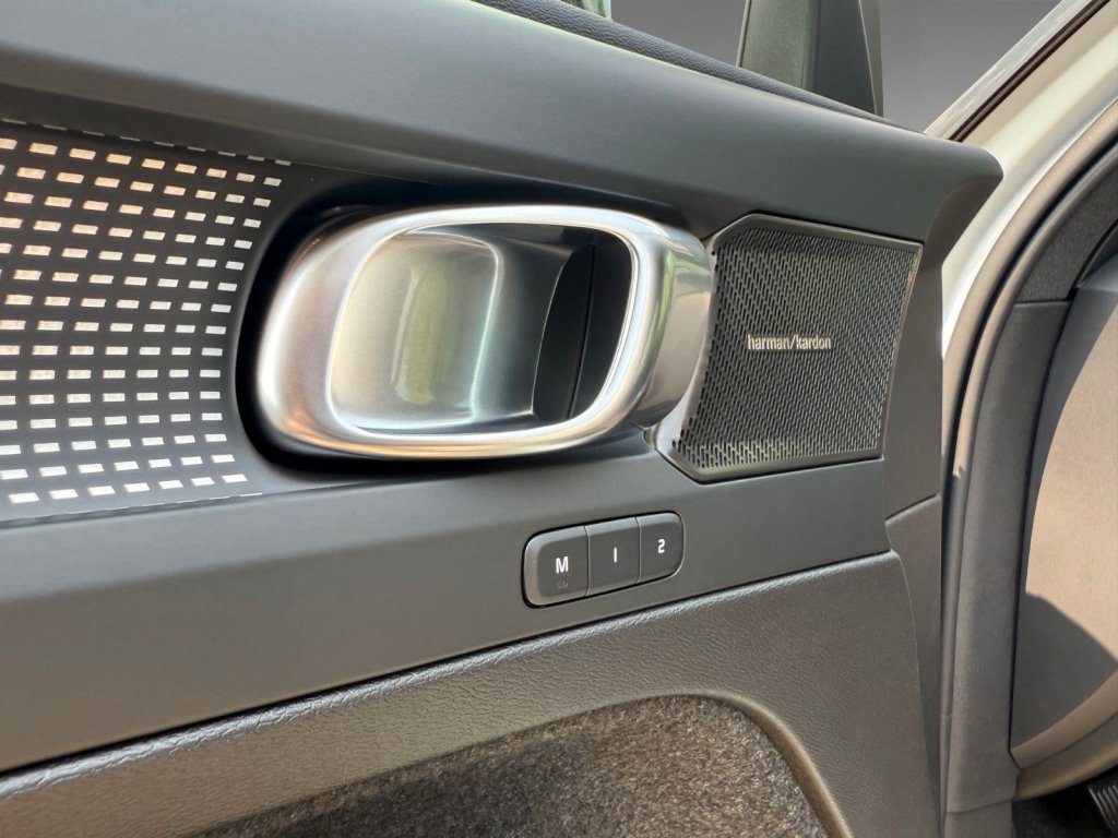 Volvo XC40 B4 Plus Black Edition+Licht-Paket+ACC+BLIS+Memory