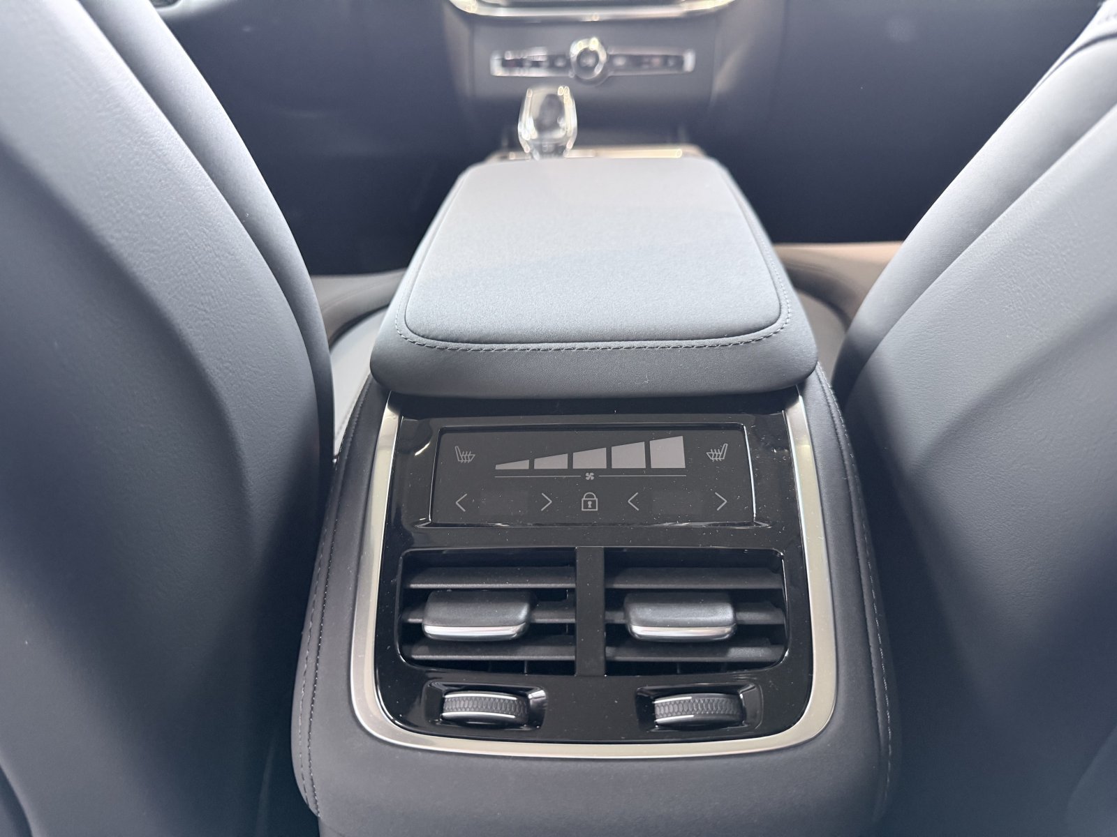 Volvo XC90 T8 Plus Bright+Lagom+Alarmanlage+AHK+360°+HeadUp