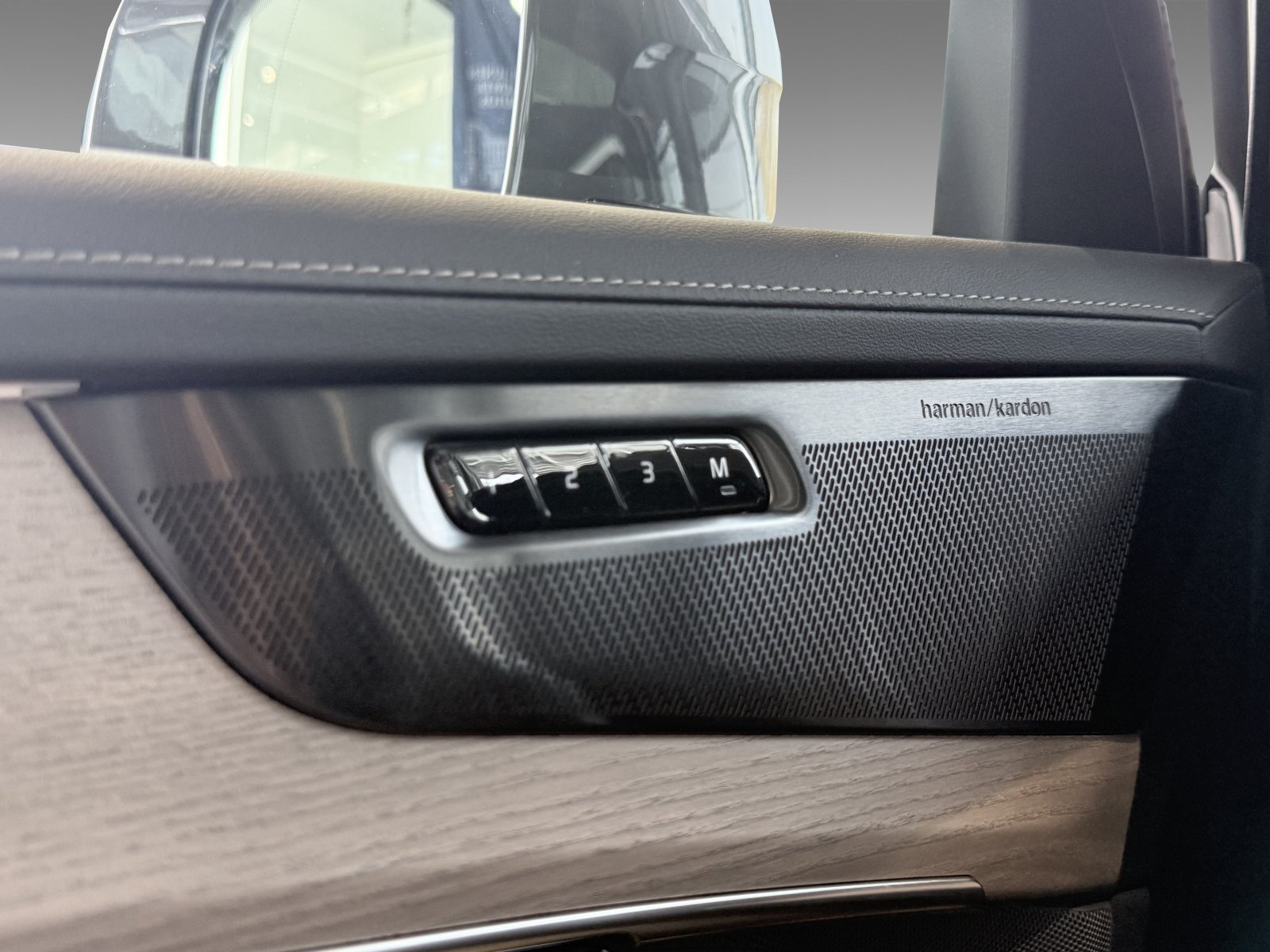 Volvo XC90 T8 Plus Bright+Lagom+Alarmanlage+AHK+360°+HeadUp