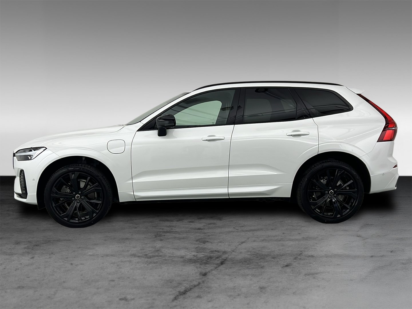 Volvo XC60 T6 Plus Black Edition+AHK+Licht-Paket+HK+Keyless