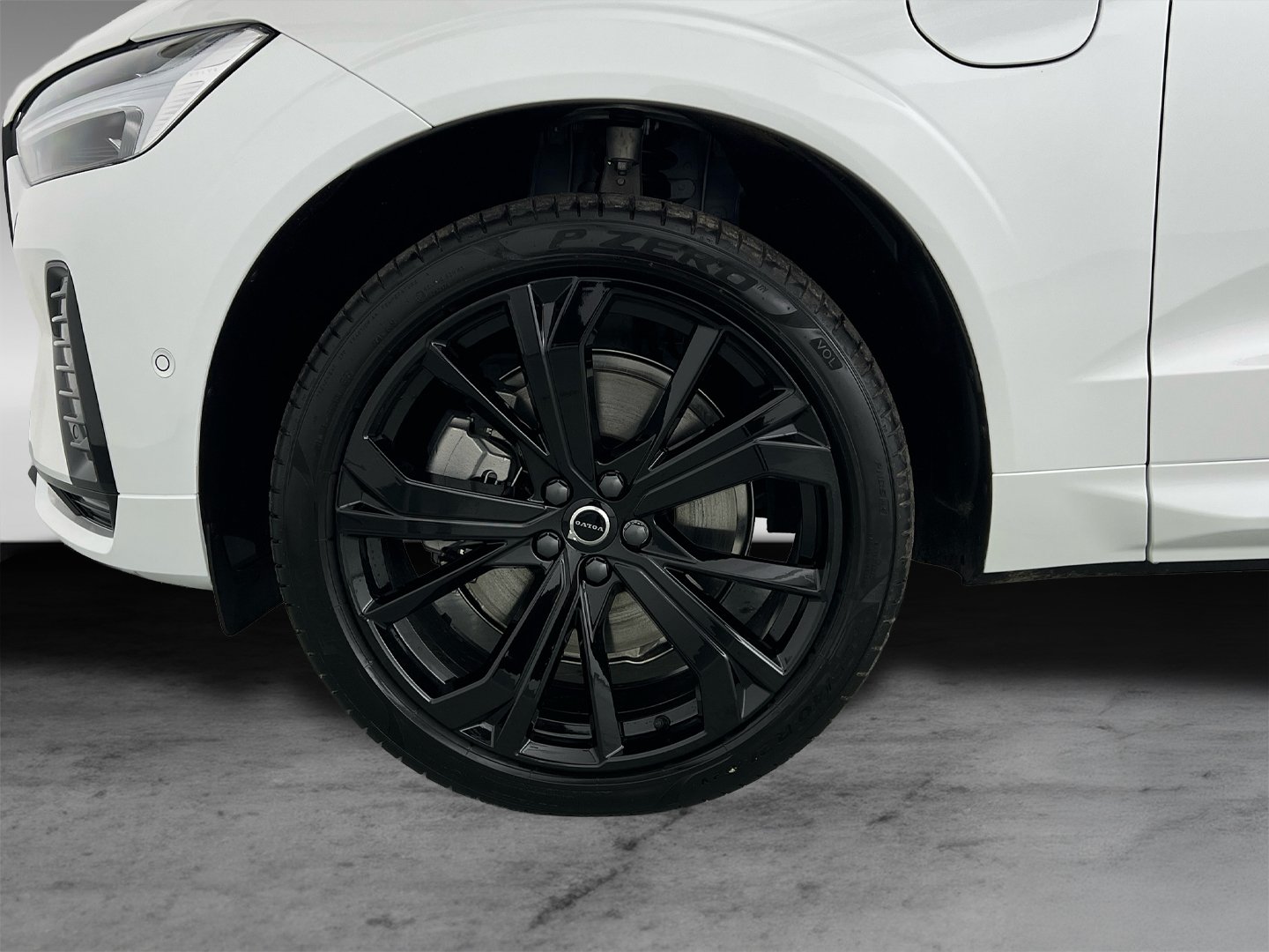 Volvo XC60 T6 Plus Black Edition+AHK+Licht-Paket+HK+Keyless