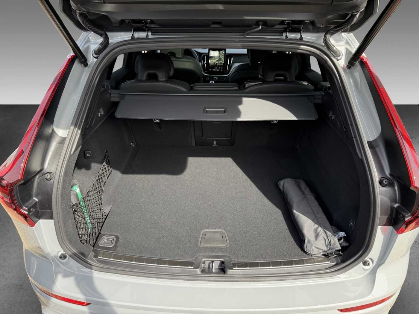 Volvo XC60 T6 Plus Black Edition+Licht-Paket+HK+Keyless