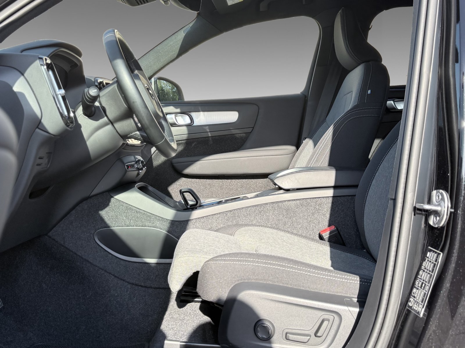 Volvo XC40 B3 Plus Black Edition+Business-Paket+BLIS+Pixel-LED