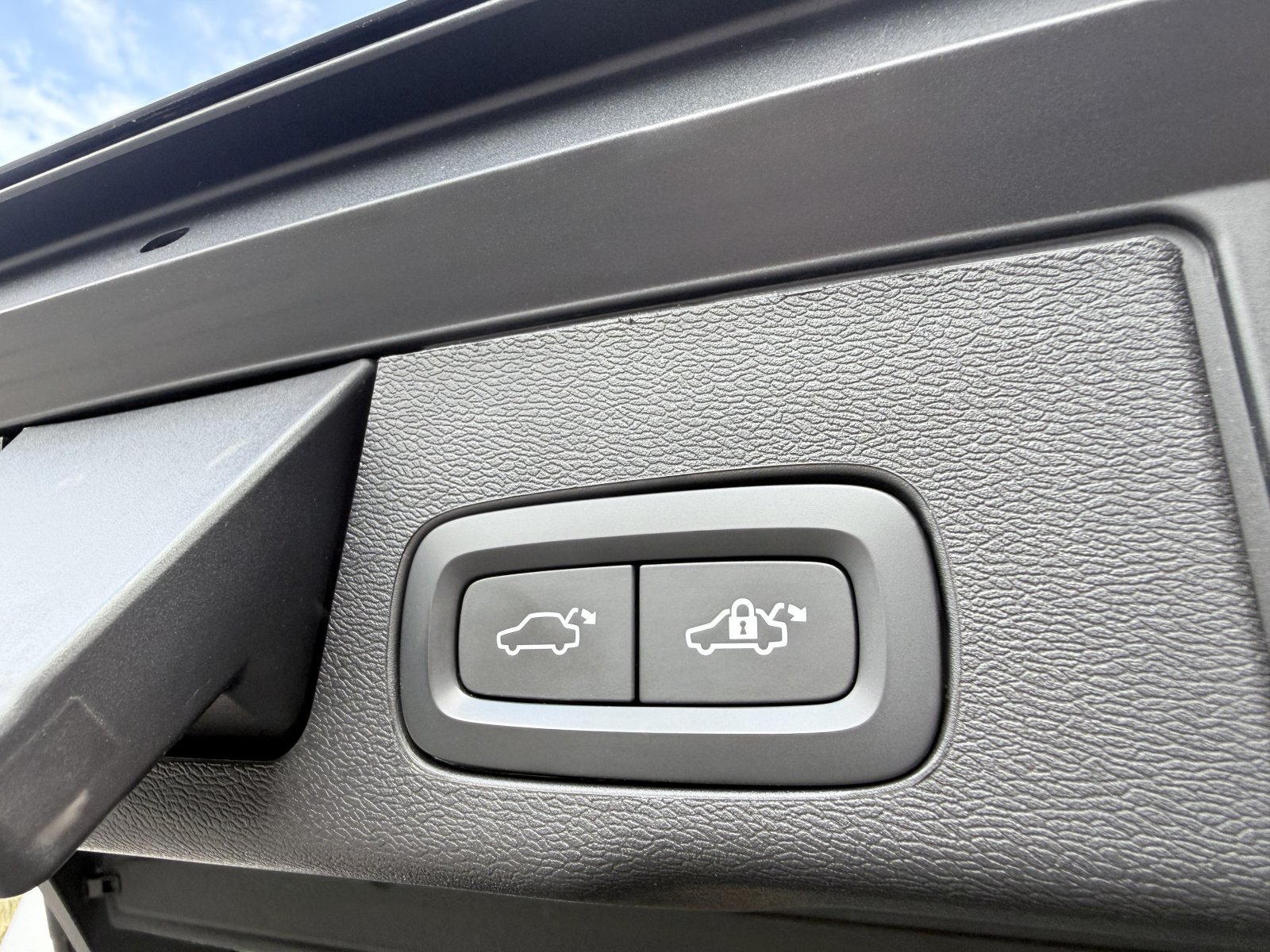 Volvo XC60 B4 D Ultimate Dark+Business-Paket Pro+360°+Luftfahrwerk 4C+HK+Stdhzg