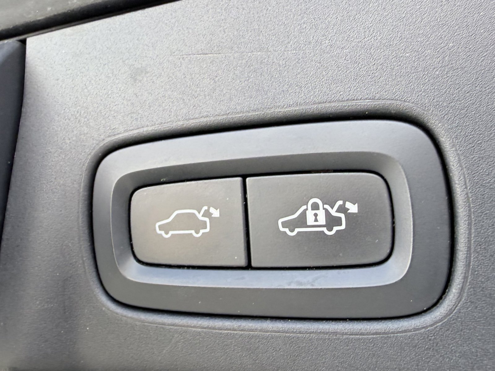 Volvo V90 D4 Momentum+360°+CarPlay+Business-Paket