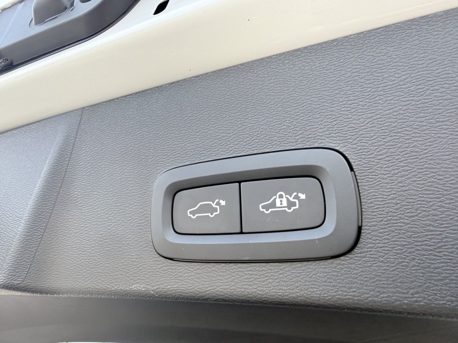 Volvo XC40 Recharge T5 Plus Bright+Alarmanlage+Licht-Paket+Memory