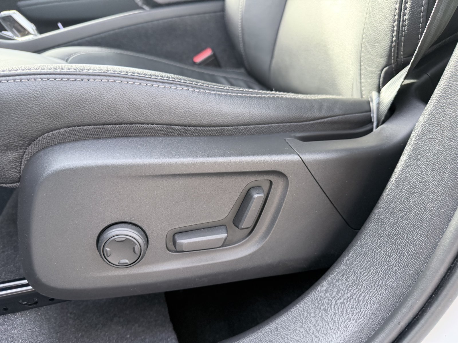 Volvo XC40 Recharge T5 Plus Bright+Alarmanlage+Licht-Paket+Memory