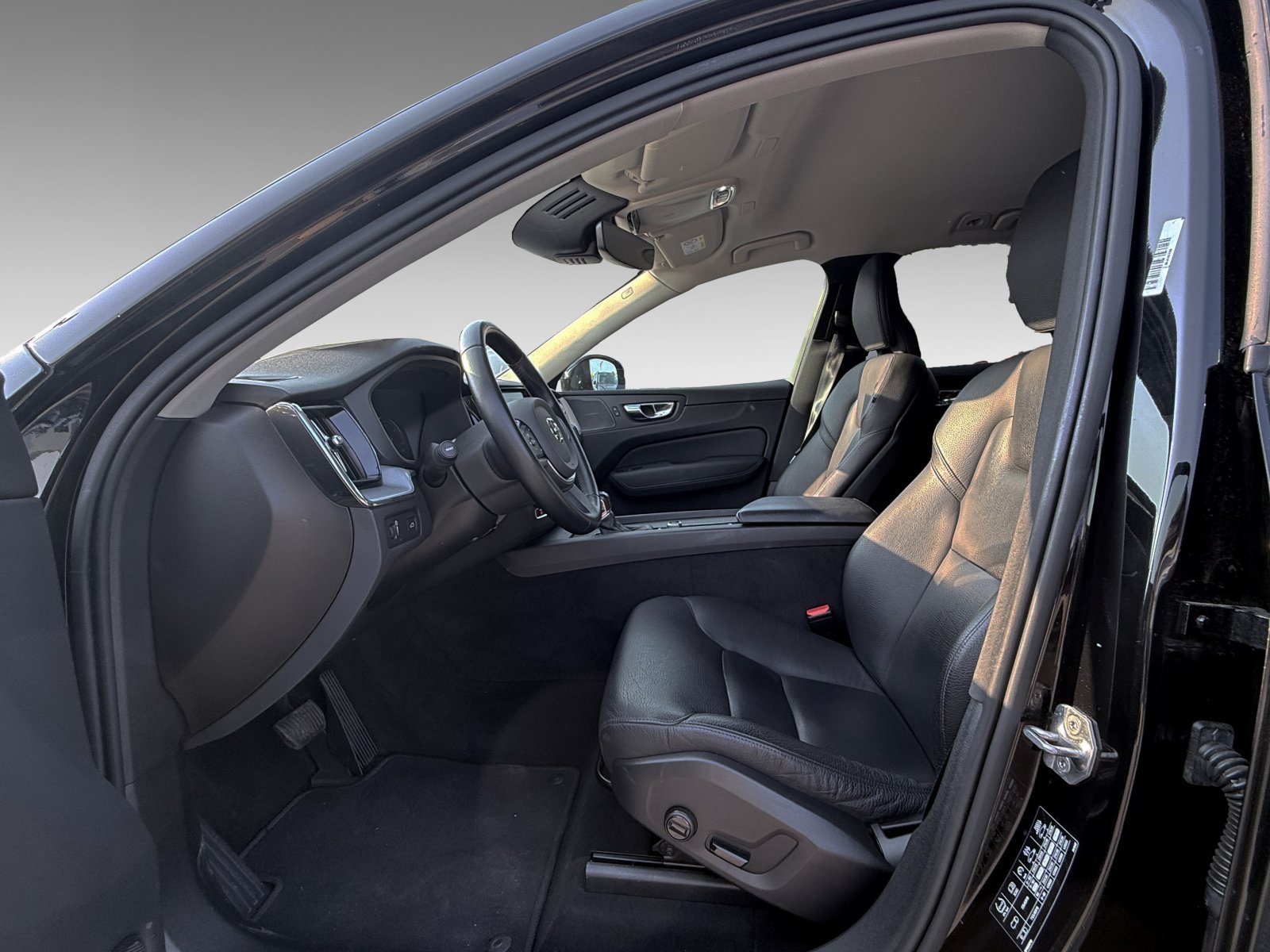 Volvo XC60 D5 Momentum+AHK+Business-Paket Pro+FS-Heizung+Winter