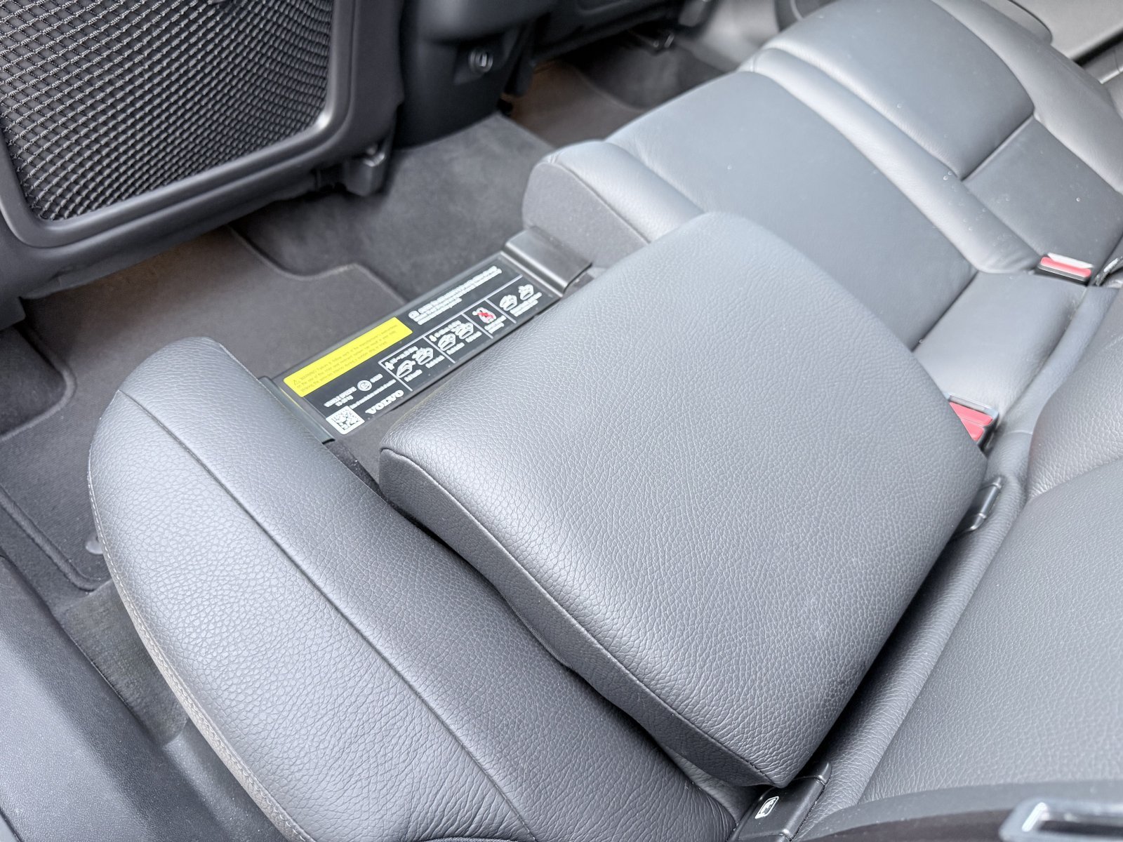 Volvo XC60 D5 Momentum+AHK+Business-Paket Pro+FS-Heizung+Winter