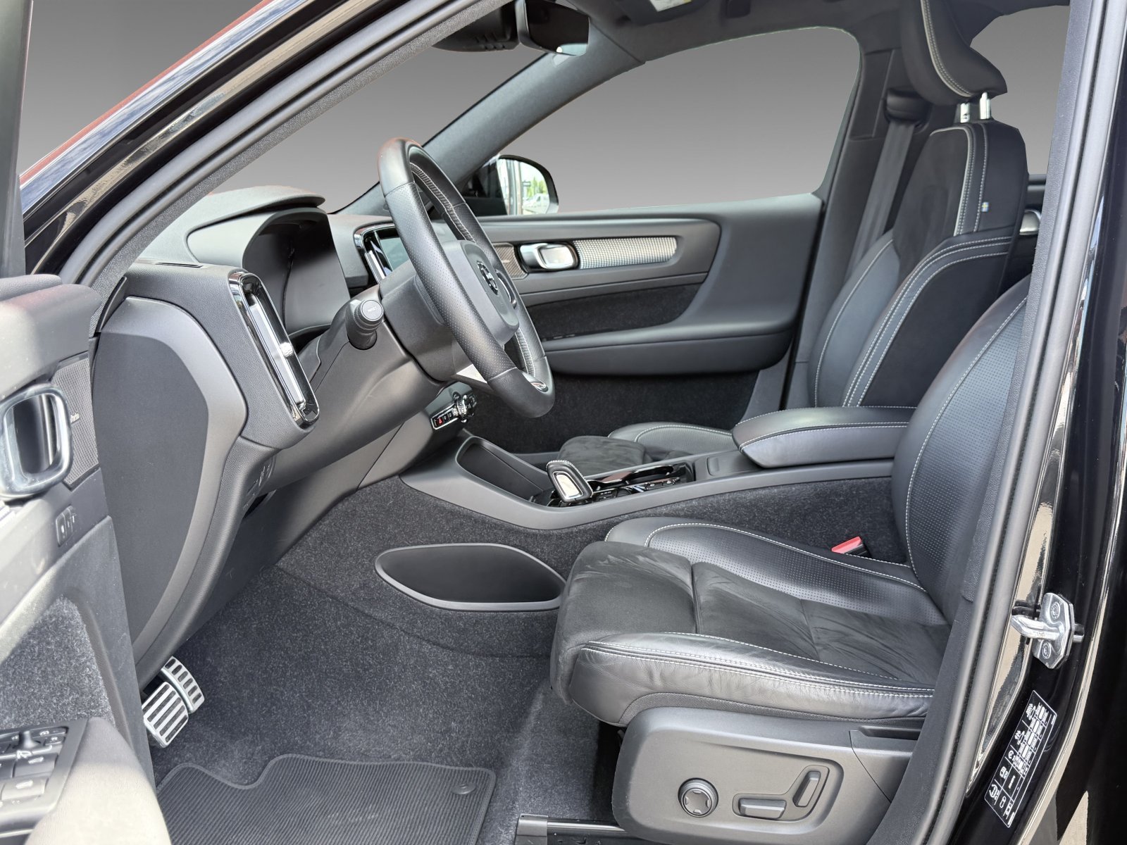 Volvo XC40 D4 R-Design+Business-Paket Pro+Licht-Paket