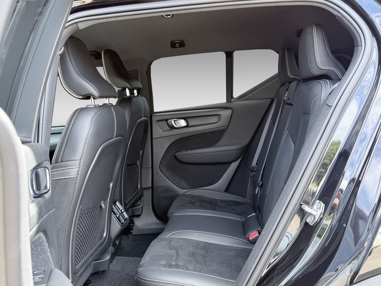 Volvo XC40 D4 R-Design+Business-Paket Pro+Licht-Paket