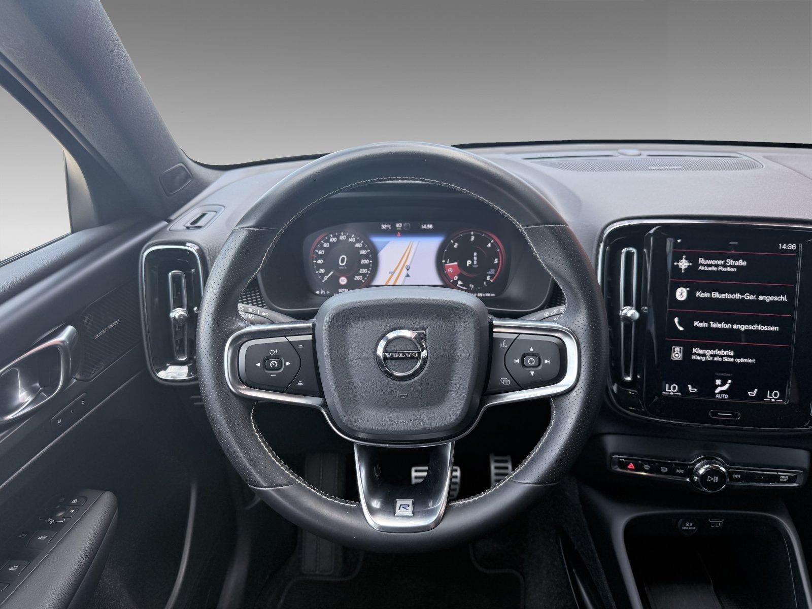 Volvo XC40 D4 R-Design+Business-Paket Pro+Licht-Paket