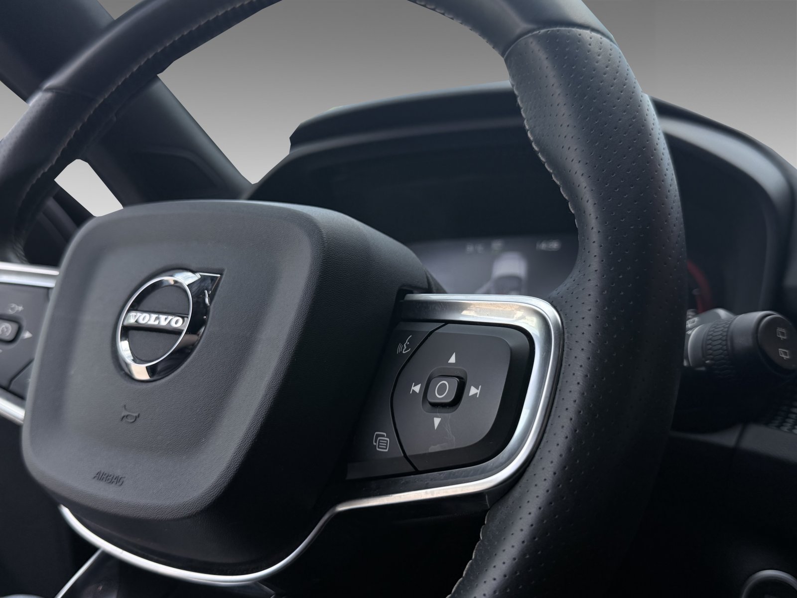 Volvo XC40 D4 R-Design+Business-Paket Pro+Licht-Paket