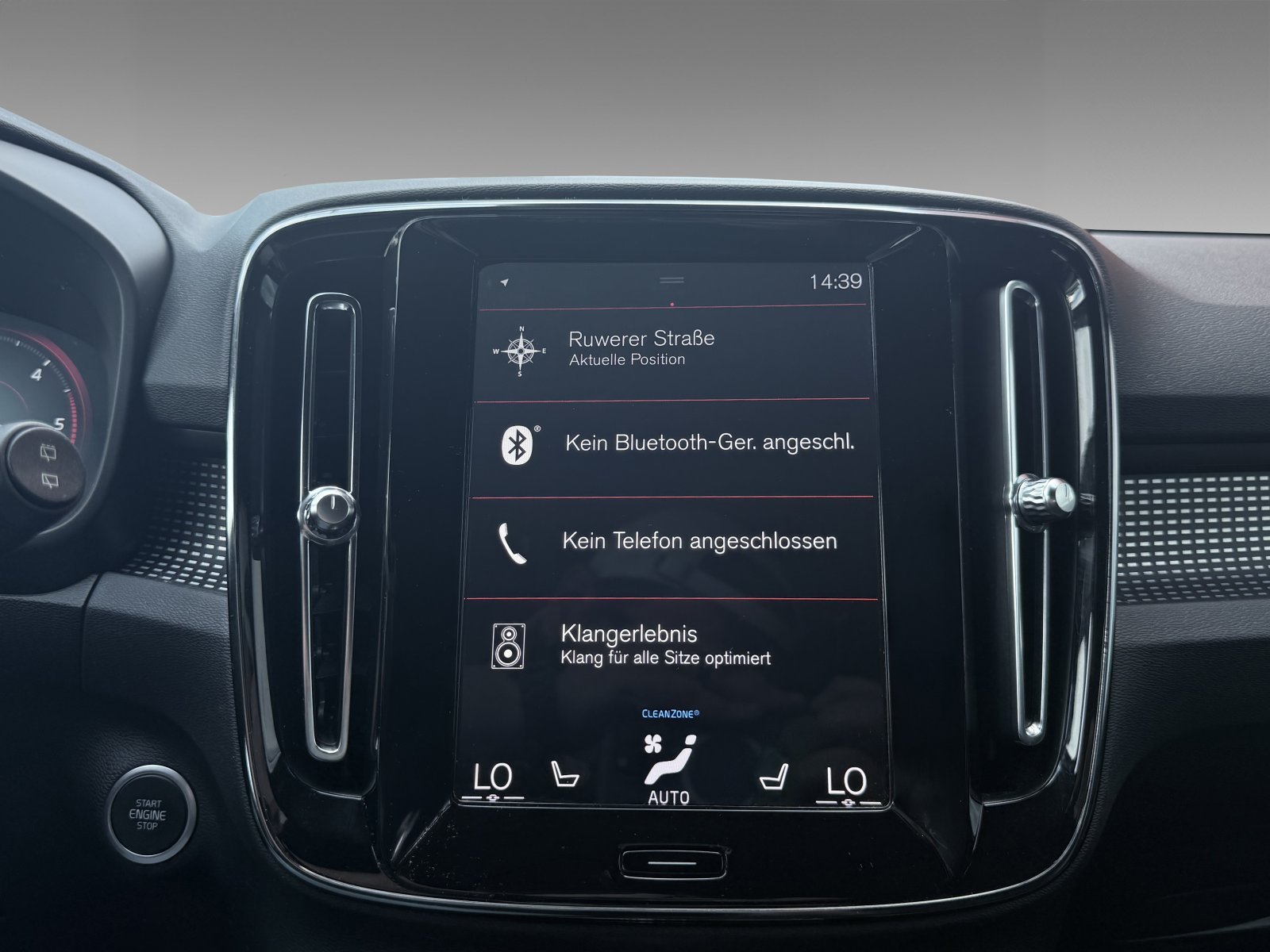 Volvo XC40 D4 R-Design+Business-Paket Pro+Licht-Paket