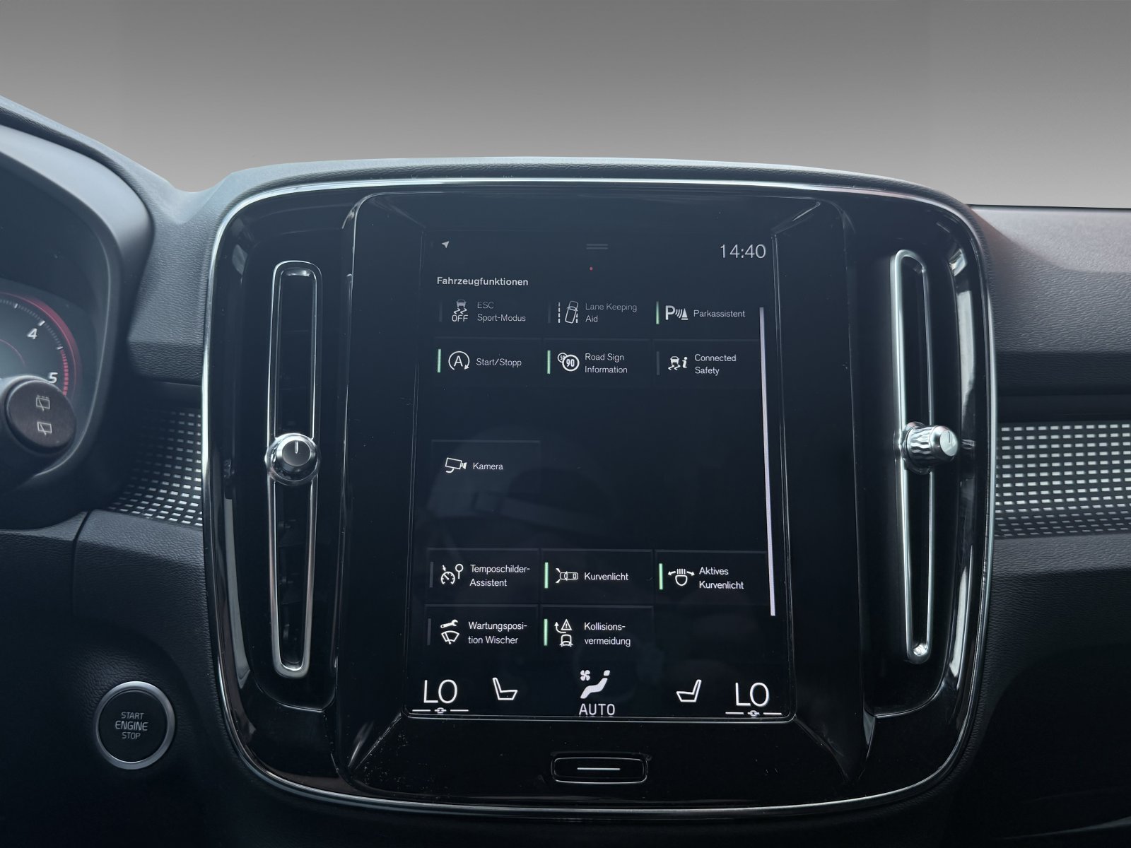Volvo XC40 D4 R-Design+Business-Paket Pro+Licht-Paket