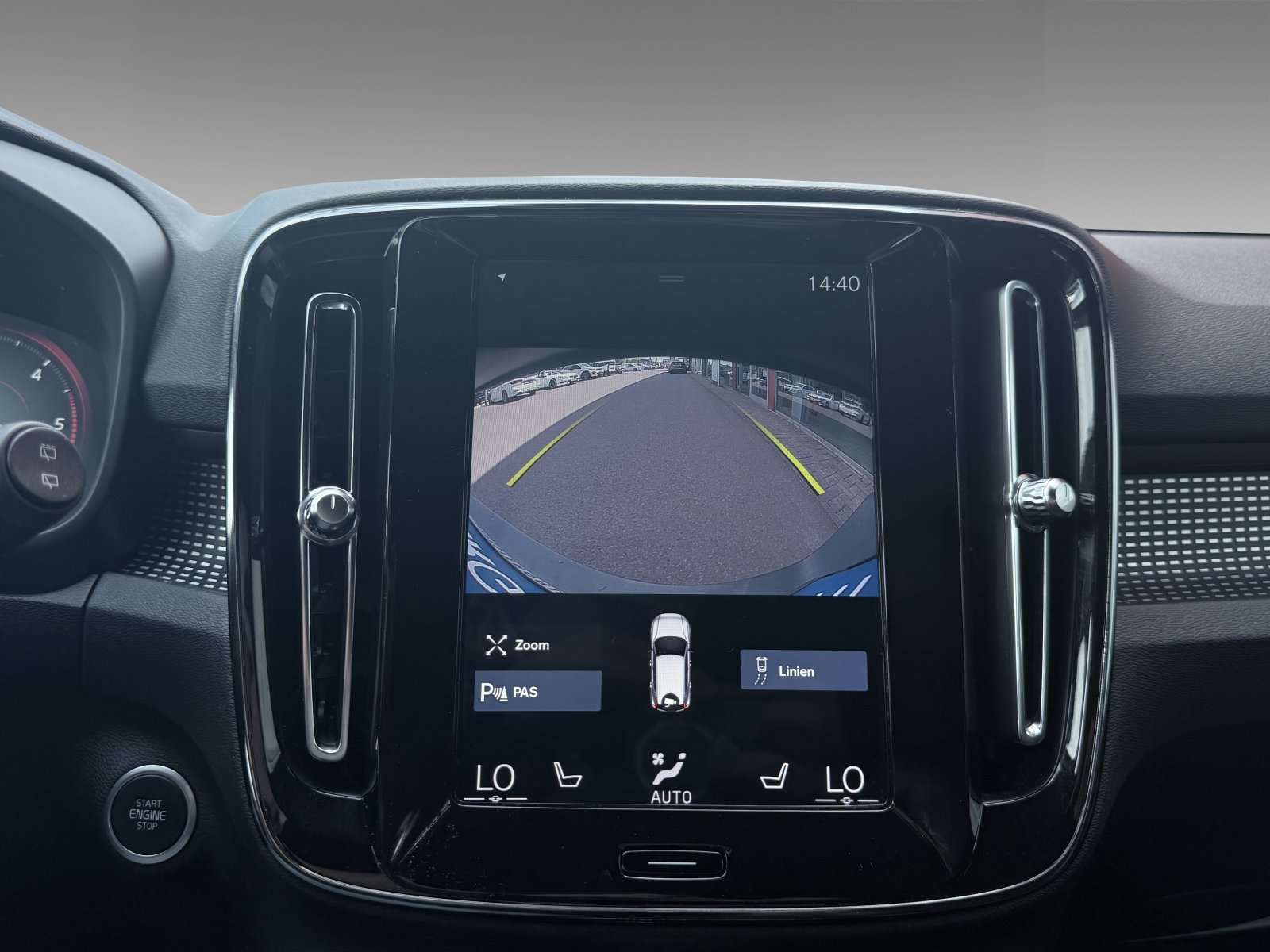 Volvo XC40 D4 R-Design+Business-Paket Pro+Licht-Paket