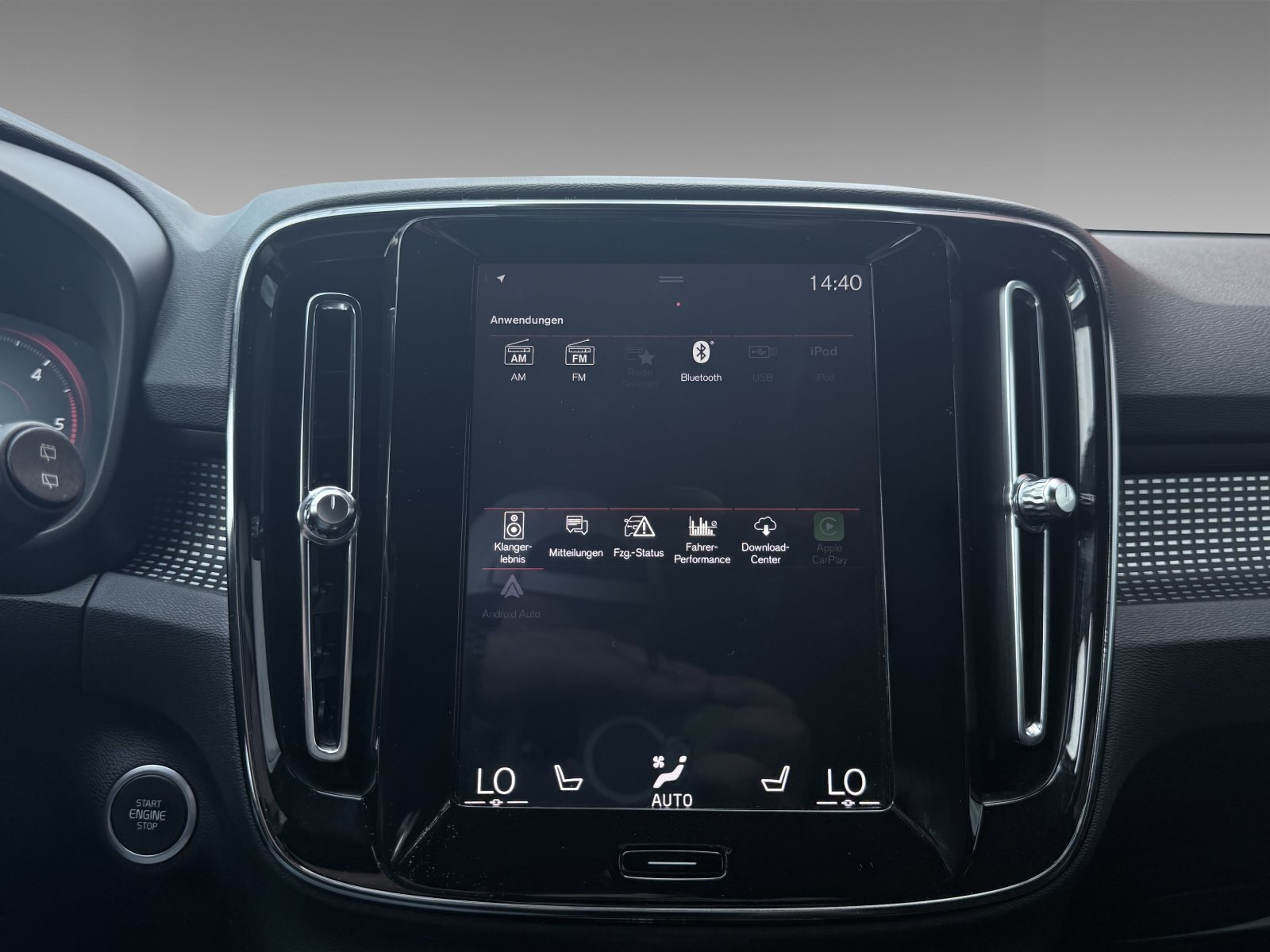 Volvo XC40 D4 R-Design+Business-Paket Pro+Licht-Paket