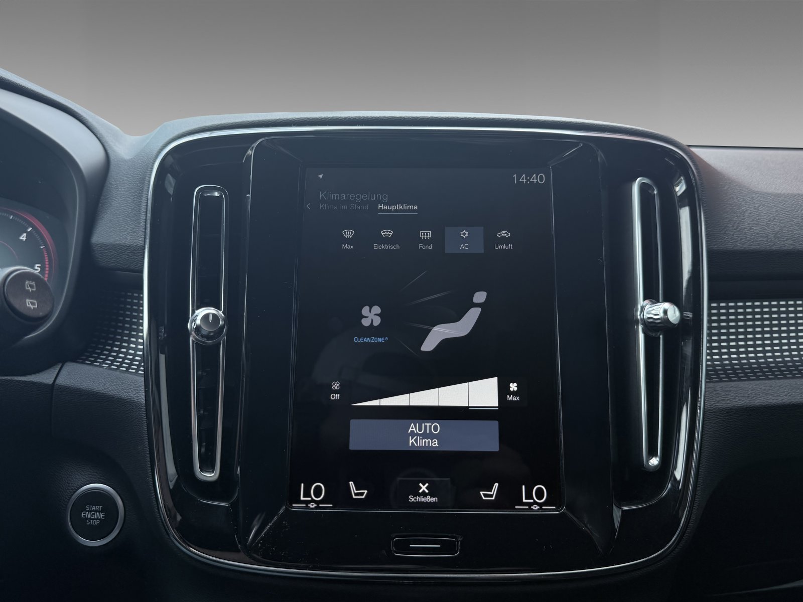 Volvo XC40 D4 R-Design+Business-Paket Pro+Licht-Paket