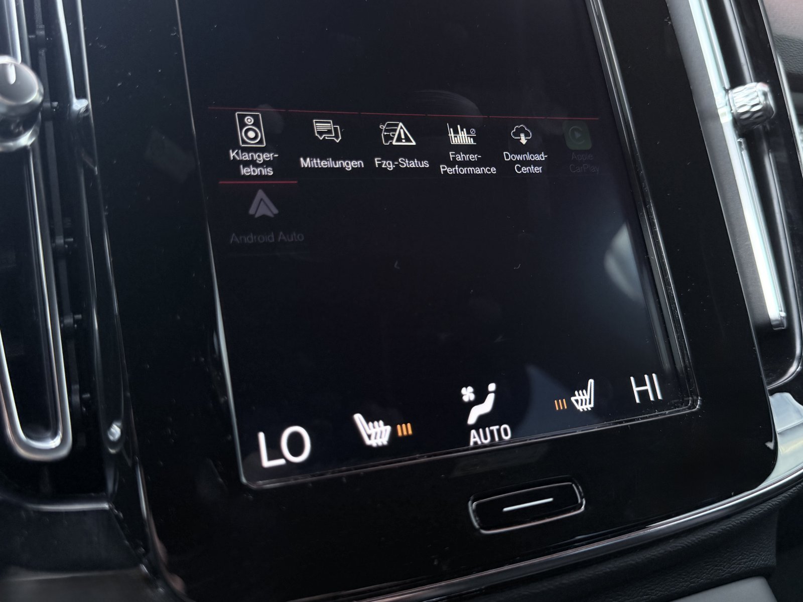 Volvo XC40 D4 R-Design+Business-Paket Pro+Licht-Paket