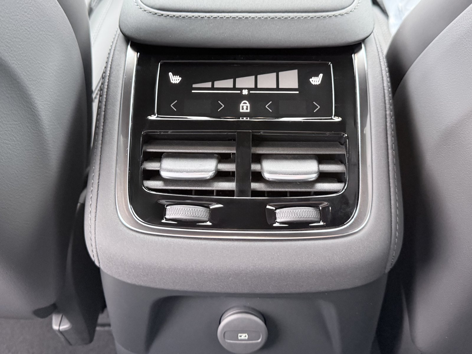 Volvo XC90 T8 Plus Black Edition+AHK+HK+4-Zonen-Klima+Keyless