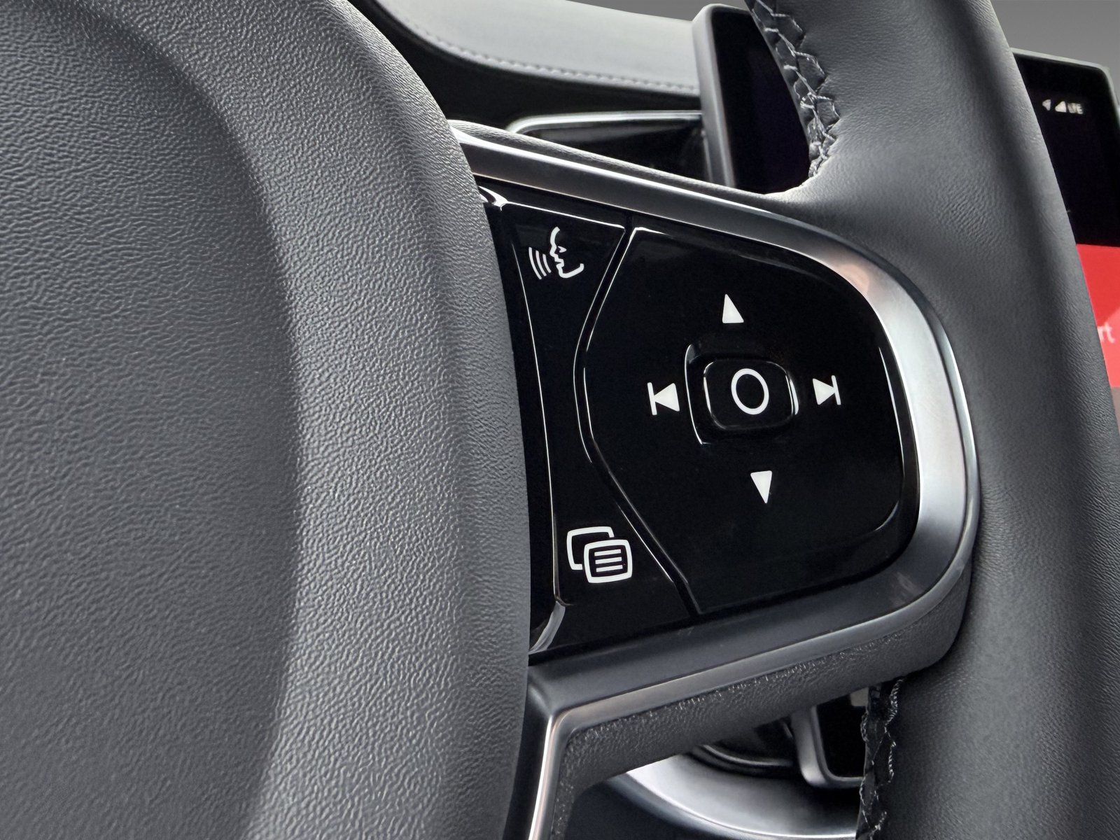 Volvo XC90 T8 Plus Black Edition+AHK+HK+4-Zonen-Klima+Keyless