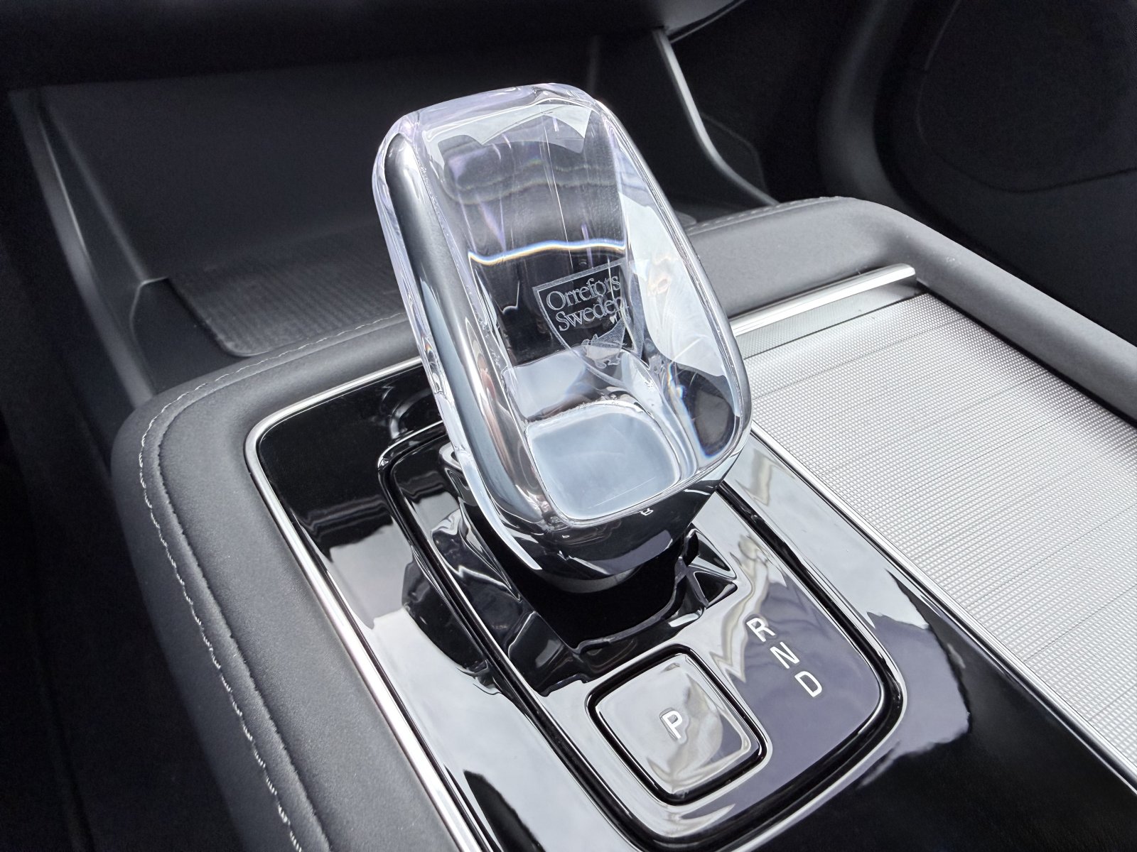 Volvo XC90 T8 Plus Black Edition+AHK+HK+4-Zonen-Klima+Keyless