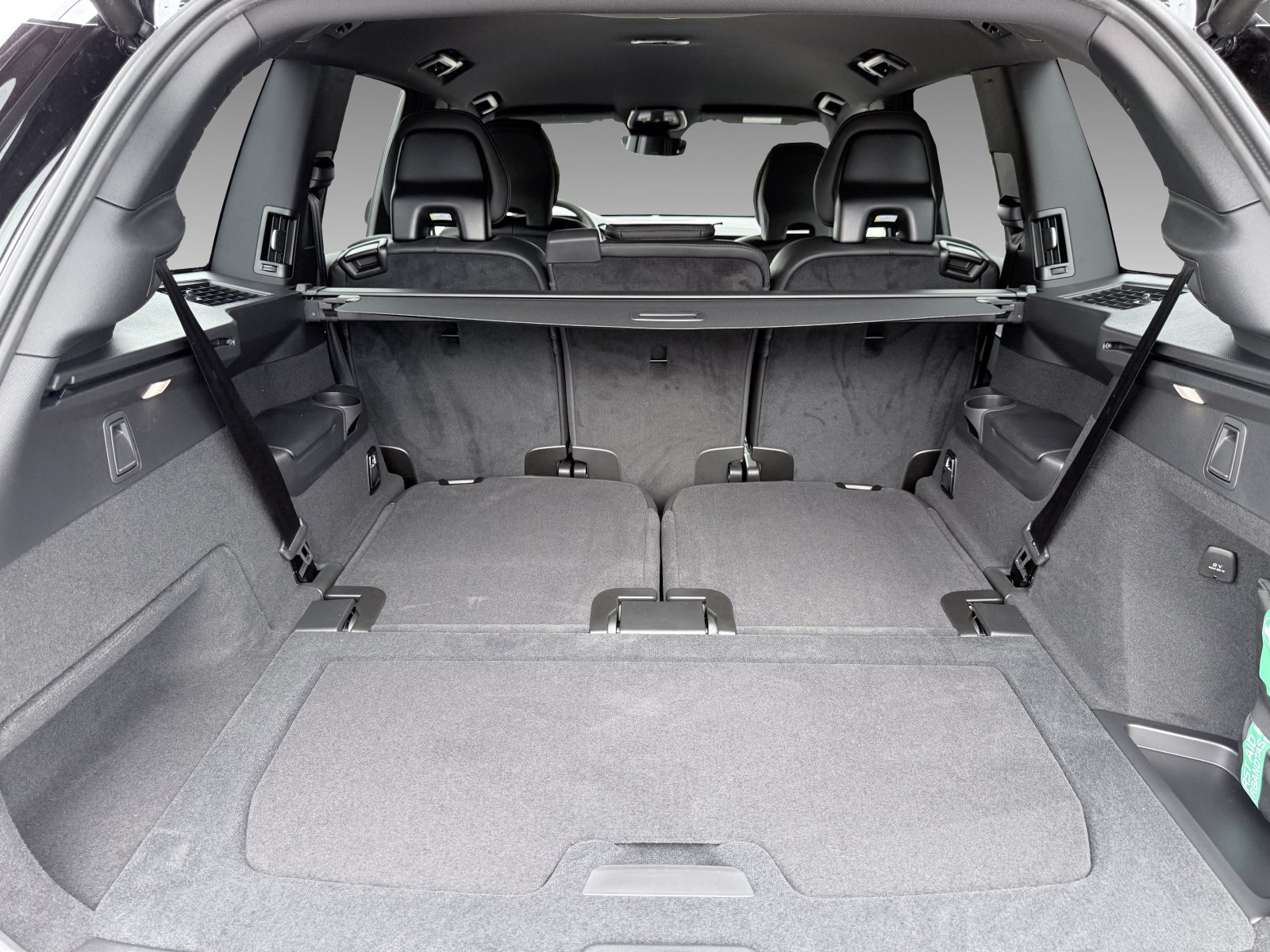 Volvo XC90 T8 Plus Black Edition+AHK+HK+4-Zonen-Klima+Keyless