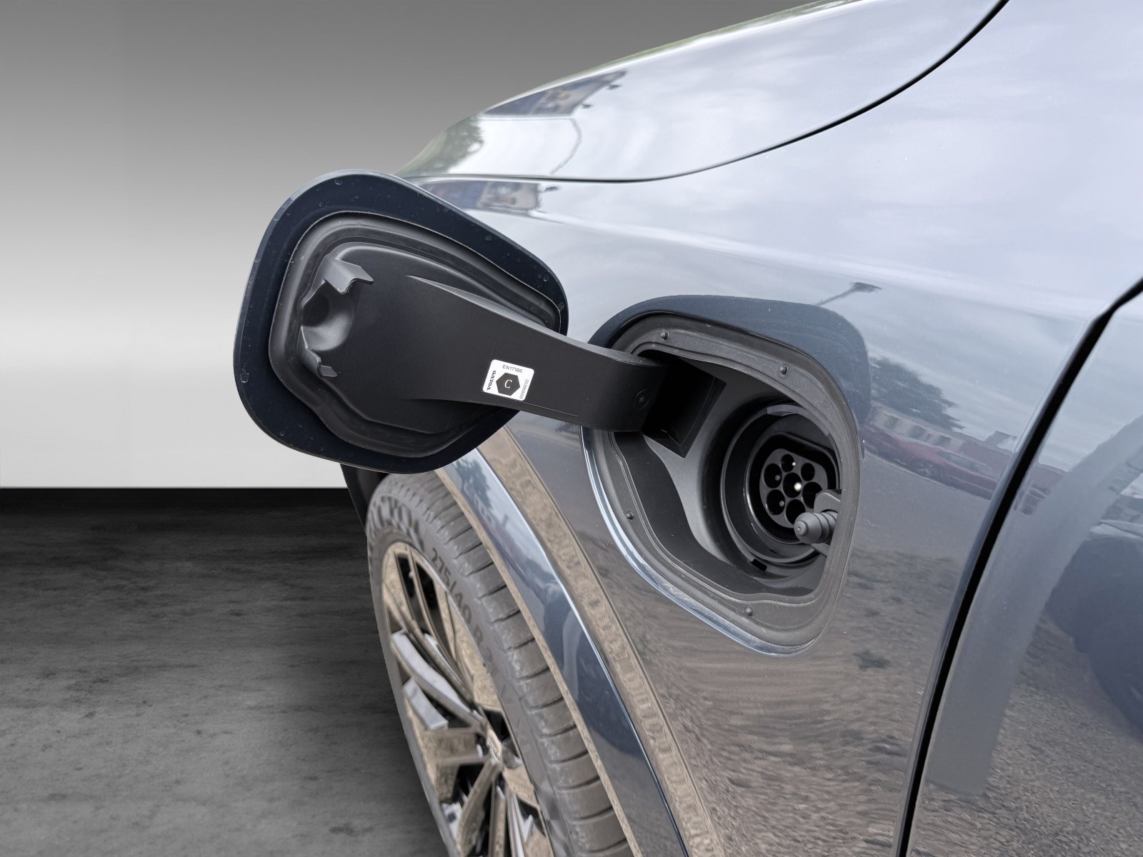 Volvo XC90 T8 Plus Black Edition+AHK+HK+4-Zonen-Klima+Keyless
