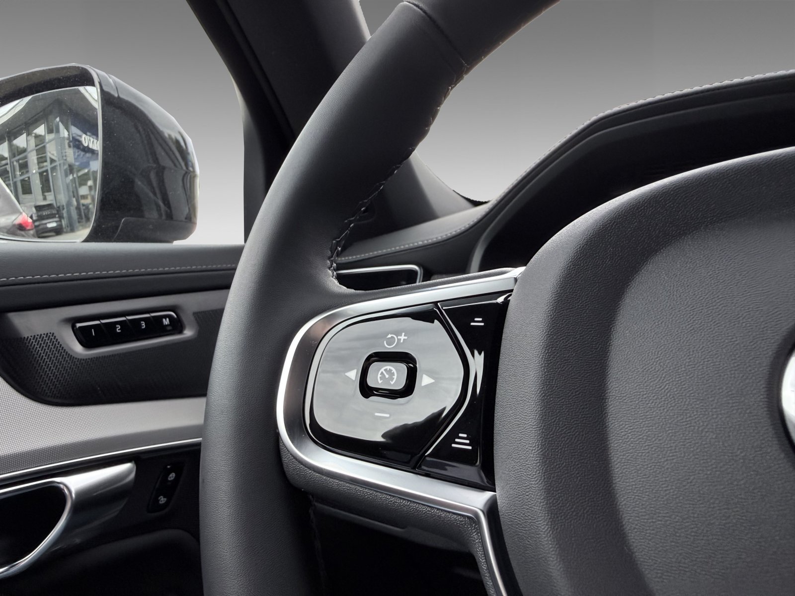 Volvo XC90 T8 Plus Black Edition+AHK+HK+4-Zonen-Klima+Keyless