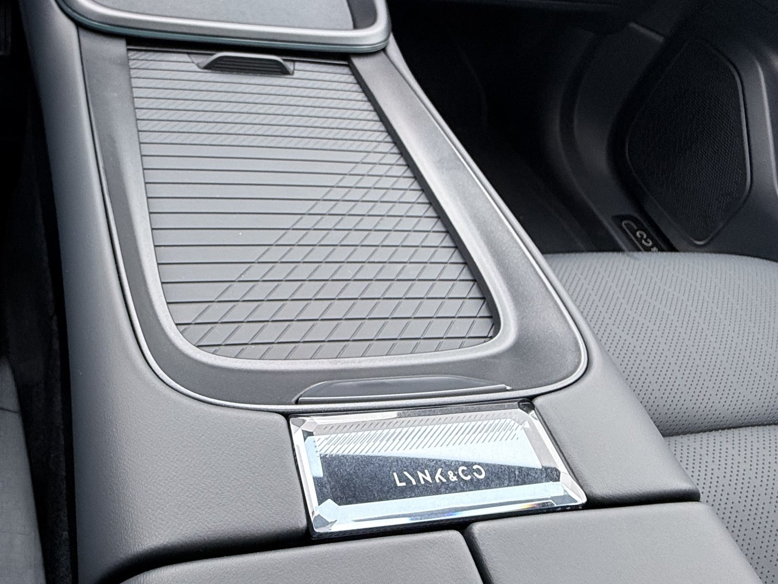 Lynk&Co 08 1.5 Core+200km Reichweite+360°+Pano