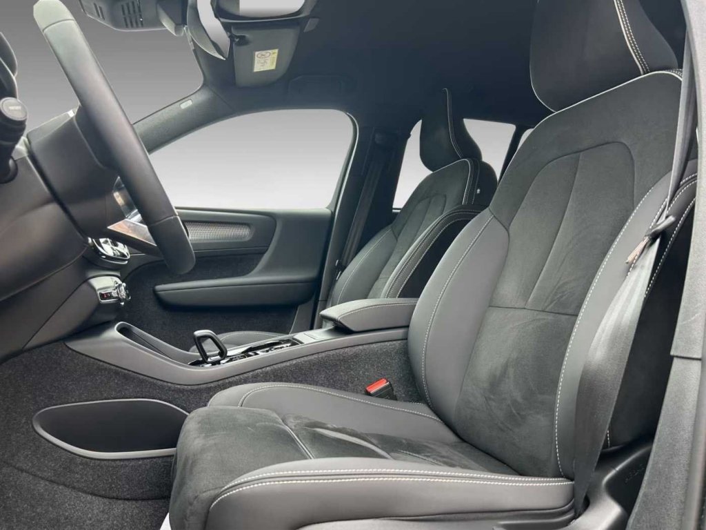 Volvo XC40 B3 Plus Black Edition+Business-Paket+BLIS+Pixel-LED