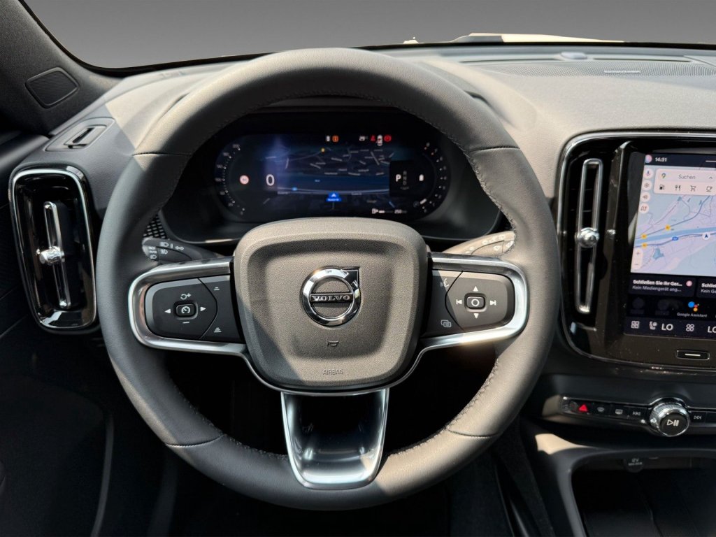 Volvo XC40 B3 Plus Black Edition+Business-Paket+BLIS+Pixel-LED
