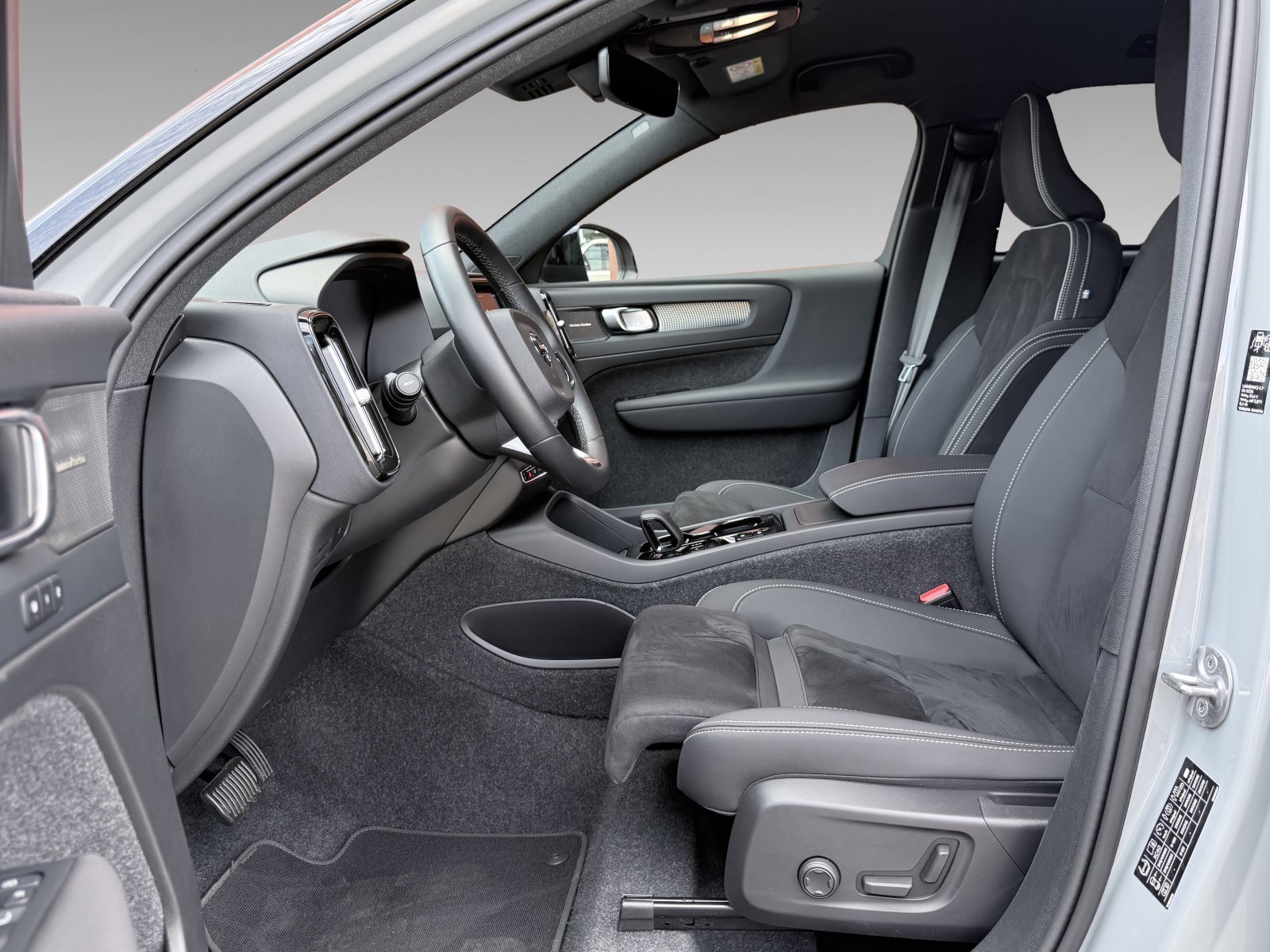 Volvo XC40 B3 Plus Black Edition+HK+Licht-Paket+Keyless+Memory