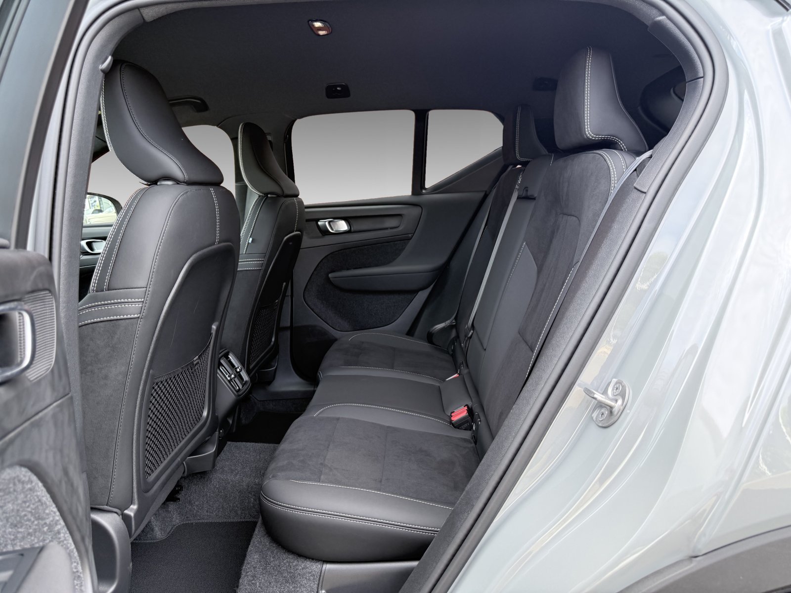 Volvo XC40 B3 Plus Black Edition+HK+Licht-Paket+Keyless+Memory