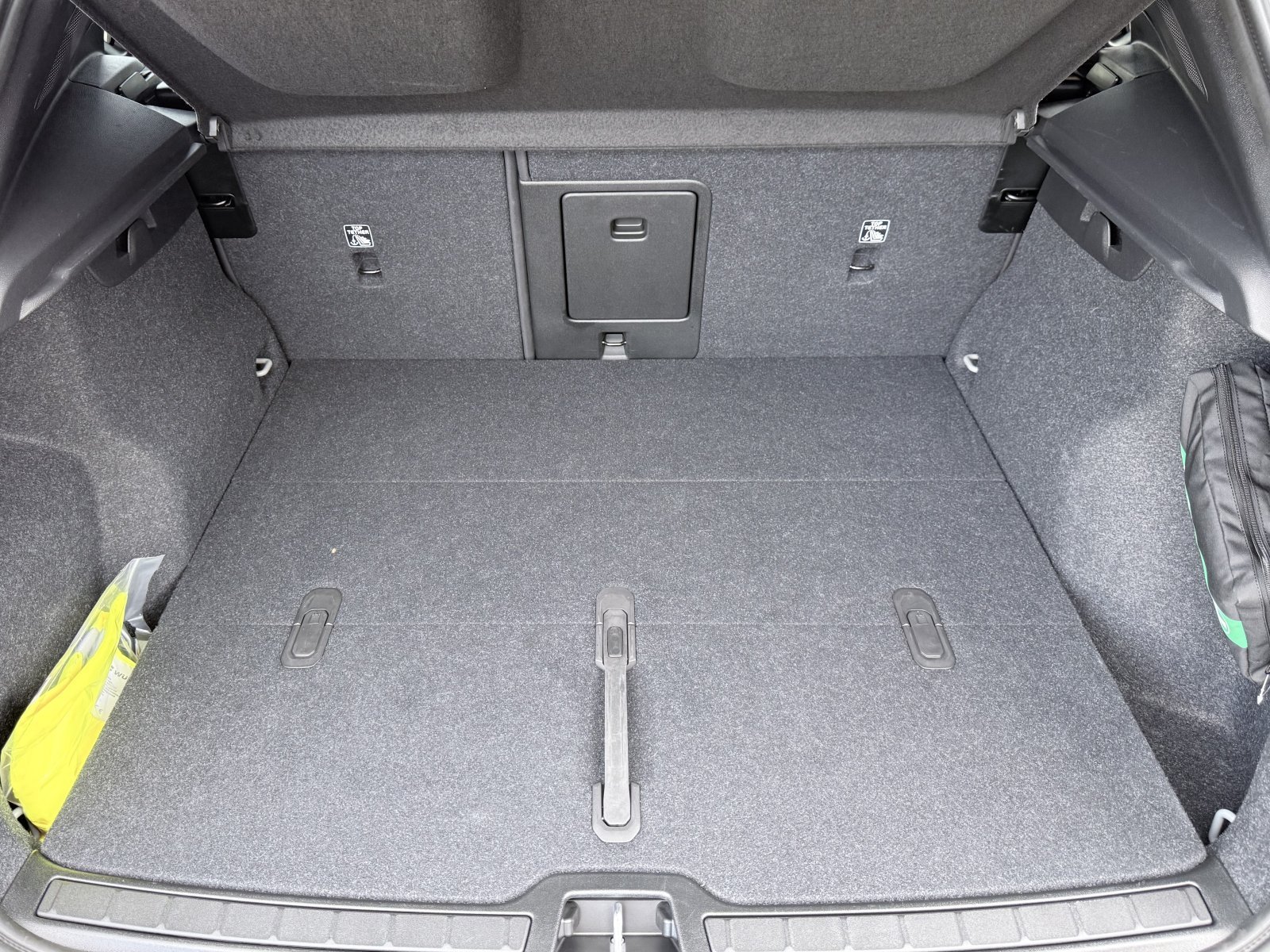 Volvo XC40 B3 Plus Black Edition+HK+Licht-Paket+Keyless+Memory