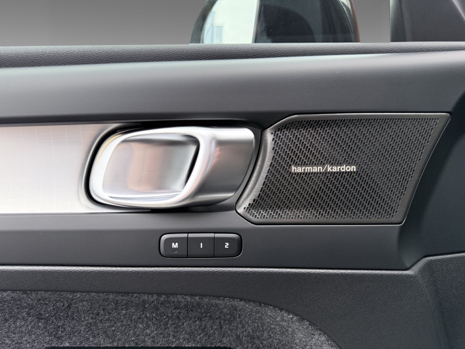 Volvo XC40 B3 Plus Black Edition+HK+Licht-Paket+Keyless+Memory